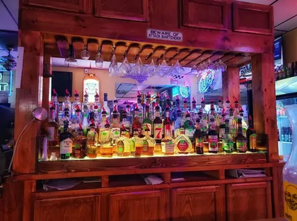 Izzy's Sports Bar, business photo 4