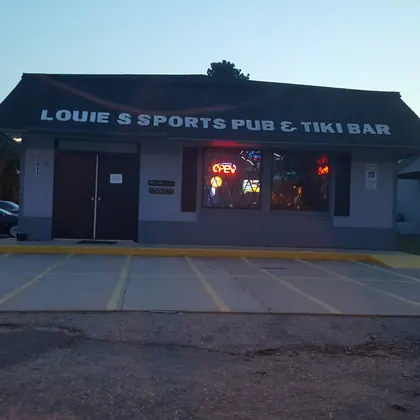 Louie's Sports Pub, business photo 2