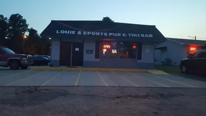 Louie's Sports Pub, business photo 3